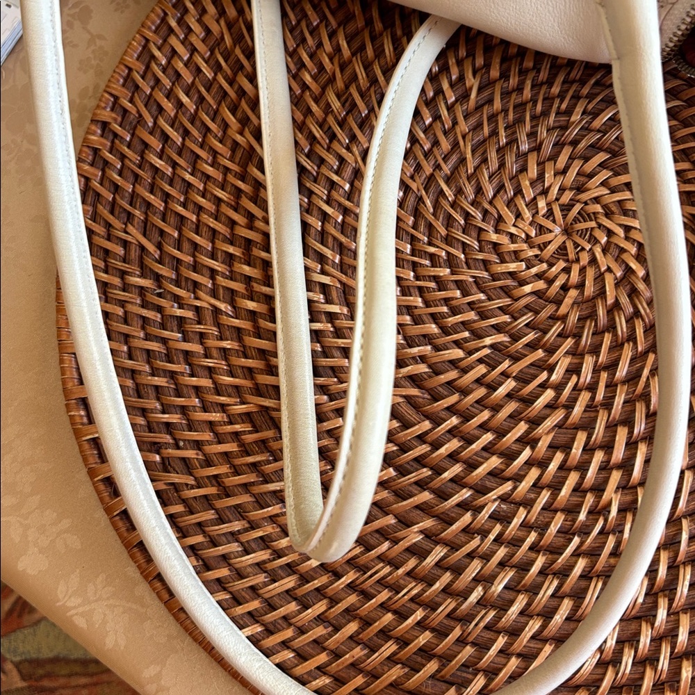 Cole Haan White Shoulder Bag with Silver Accents - Picture 9 of 10